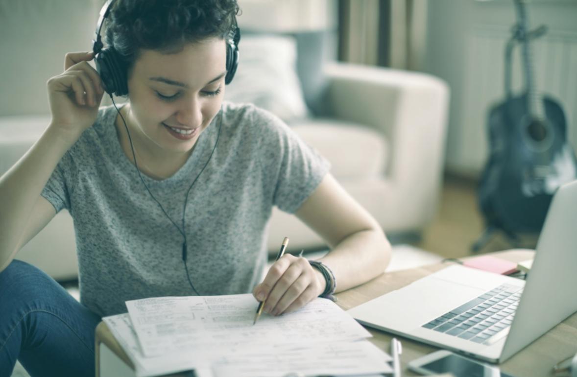 Oxalivarioq Seminarraum mit aktiver Franchise-Diskussion